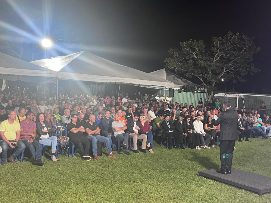 Roosevelt reúne 1.500 PMs e bombeiros por promoção