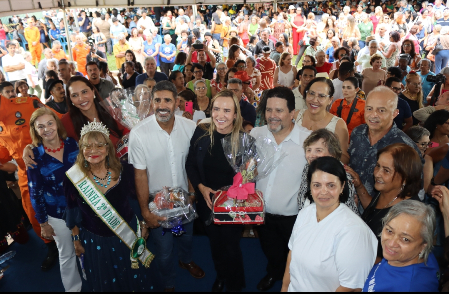 Celina Leão anuncia criação da Secretaria da Pessoa Idosa durante o “Forró do Roosevelt”