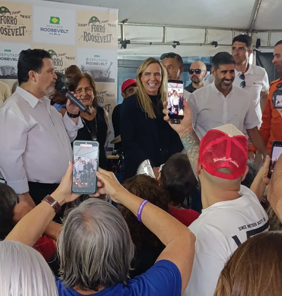 Celina Leão anuncia criação de hospital geriátrico e reforça compromisso com a saúde dos idosos no DF