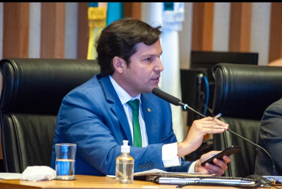 Robério Negreiros propõe escala 5x2 para terceirizados do GDF