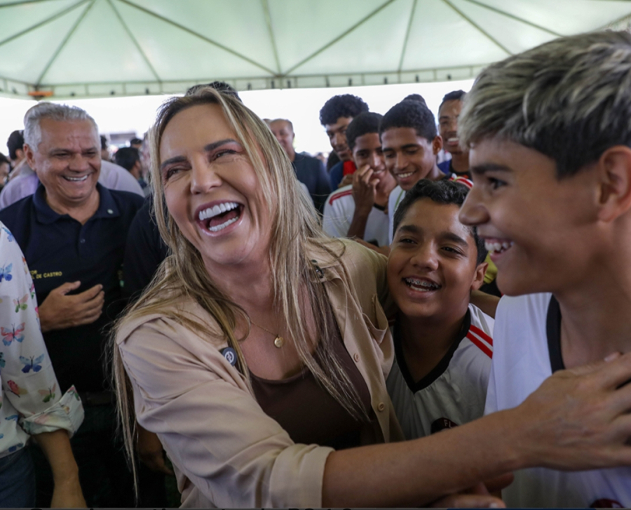 Celina Leão amplia acesso à tecnologia e leva capacitação digital a todo o DF