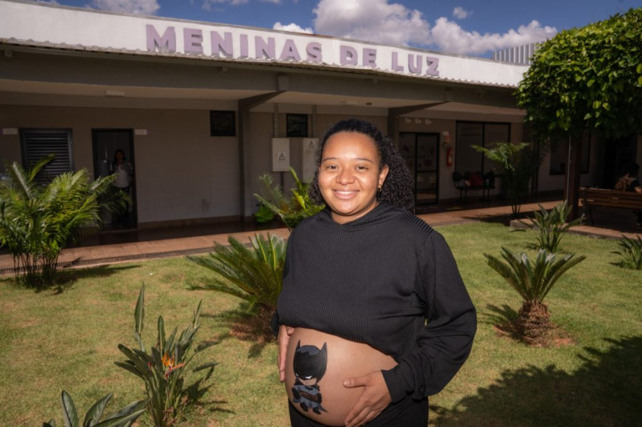 Meninas de Luz abre portas para transformar vidas de jovens mães em Goiás