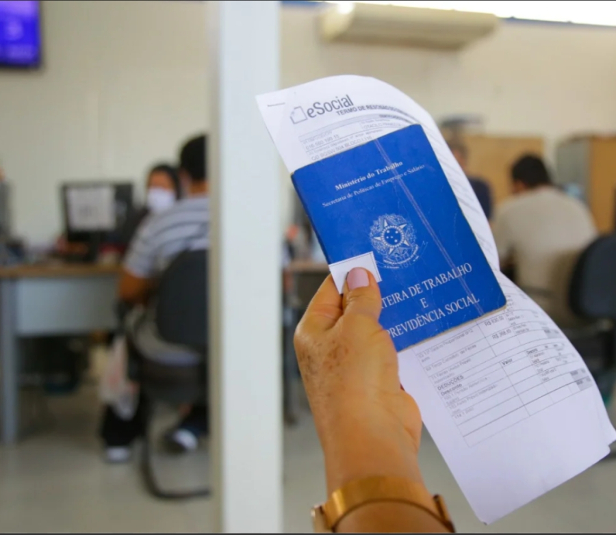 Apoio do GDF amplia oportunidades de emprego com quase 800 vagas abertas no DF