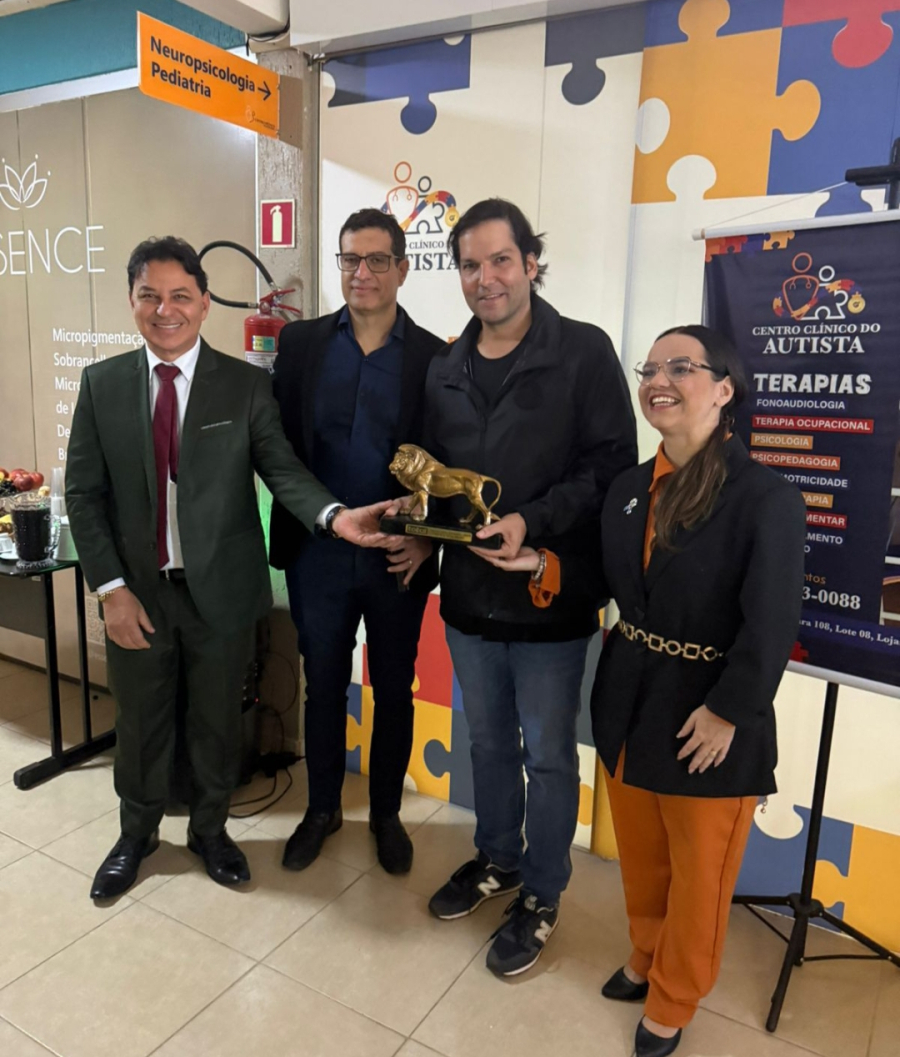 Robério Negreiros foi homenageado no Dia do Orgulho Autista por atuação em defesa da inclusão no DF