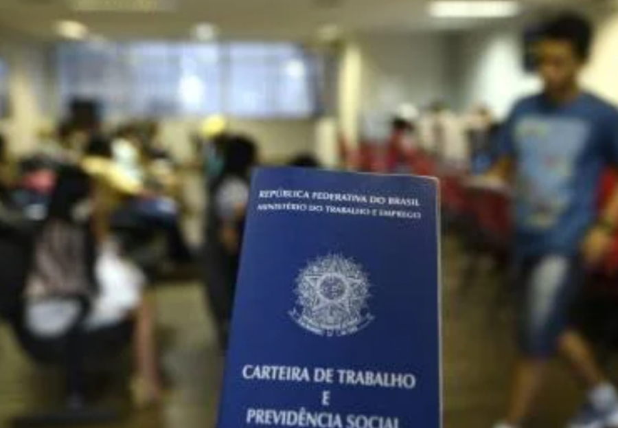 Distrito Federal abre mais de 900 vagas de emprego com salários de até R$ 8 mil nas Agências do Trabalhador
