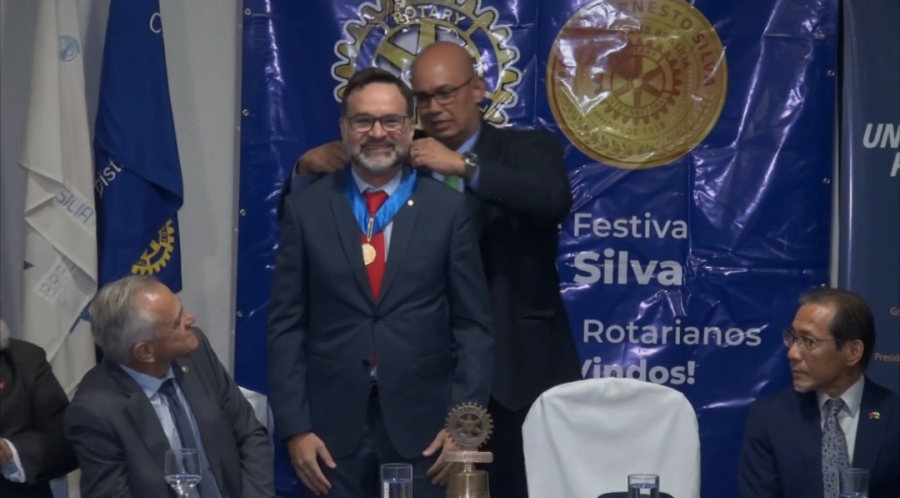 Rotary Club de Brasília  O Pioneiro celebra transmissão de posse e empossa Hamilton Silva como novo presidente