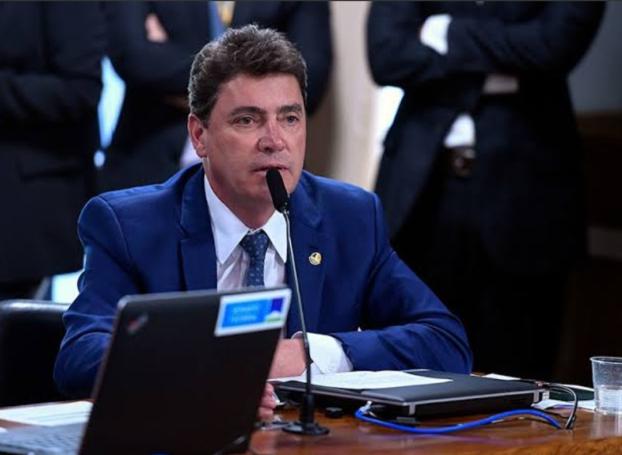 Wilder Morais avalia instalar câmeras nas fardas de policiais em Goiás