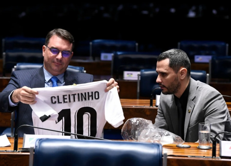 Cleitinho afirma que Flávio Bolsonaro se comprometeu com o fim da escala 6x1