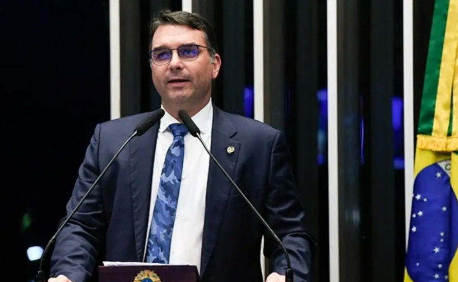 Flávio Bolsonaro planeja Ministério da Prosperidade e avalia nome de Luiz Fux para a Justiça