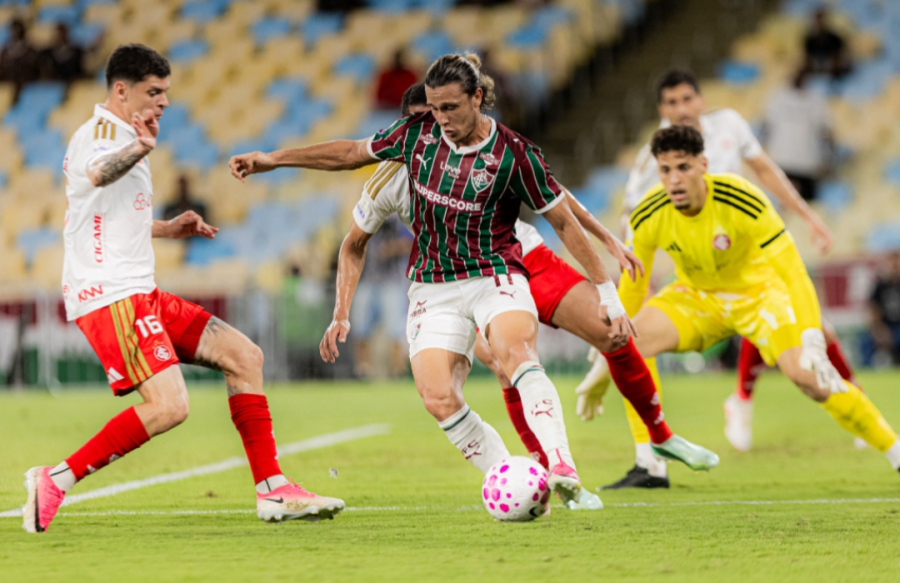Fluminense vira nos acréscimos, derrota o Inter e aumenta pressão contra o rebaixamento